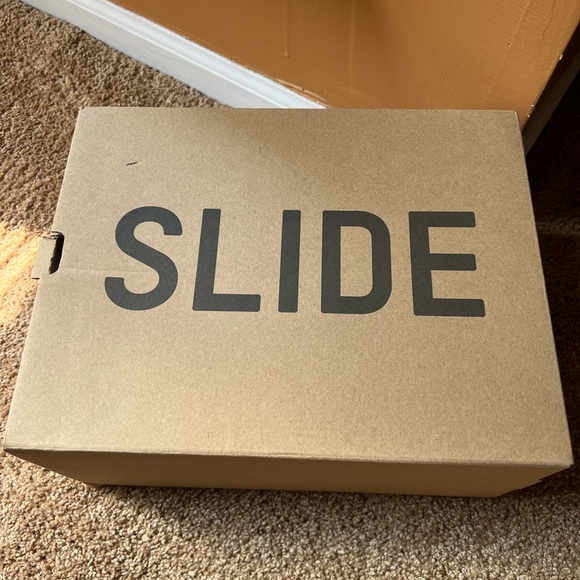 Yeezy Slide Box - Picture 1 of 4